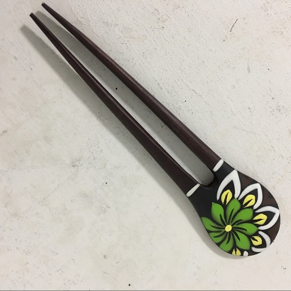 Three Piece Wood Fashion Jewelry Set - Picture 5 of 8